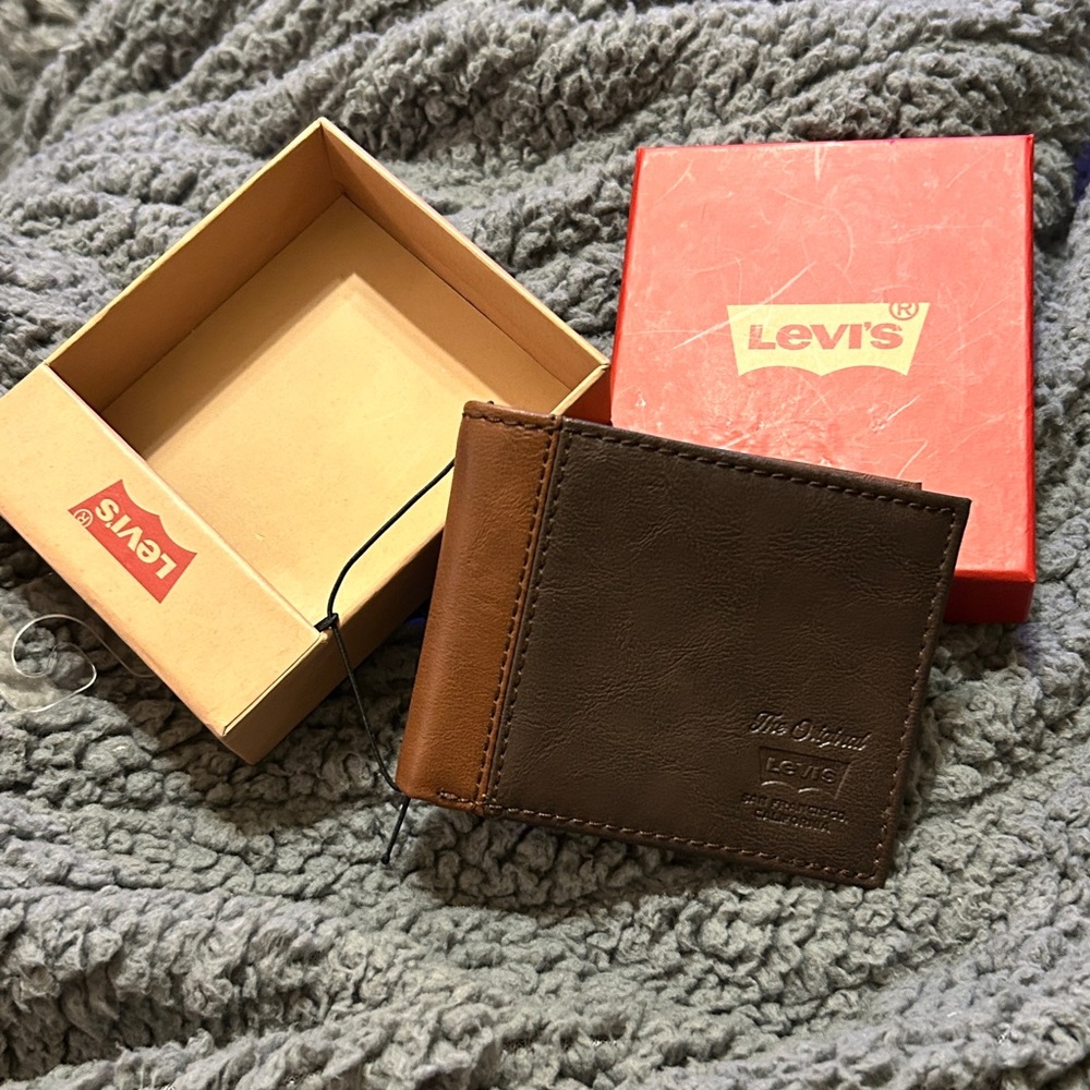 Levi’s men’s wallet